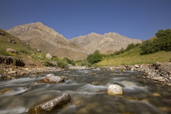 شکوه طبیعت ازنا از کمندان تا دره تخت