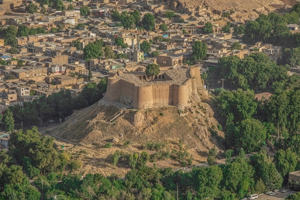 پرونده ثبت‌جهانی غارهای پیش از تاریخی و مجموعه قلعه فلک الافلاک در دره خرم‌آباد به یونسکو ارسال شد