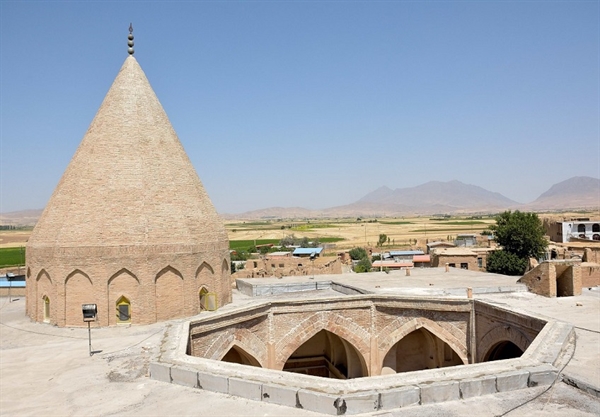 آغاز مرمت امامزاده قاسم لرستان