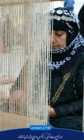 انتخاب صنعتگر لرستانی در سمینار «نقش بانوان در پیشران حرکت‌های اجتماعی»